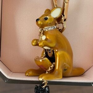NWT Juicy Couture RARE Kangaroo Charm opens up in the front pouch a small dog